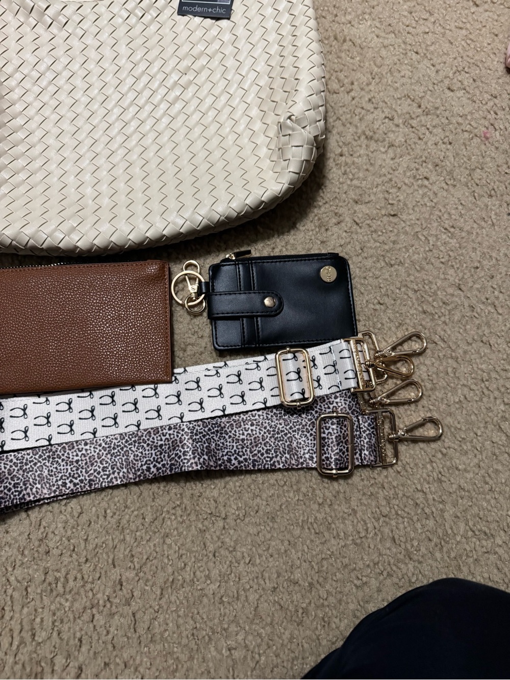 Modern and chic Woven Cream Shoulder Bag with Braided Handle and straps - Picture 3 of 5
